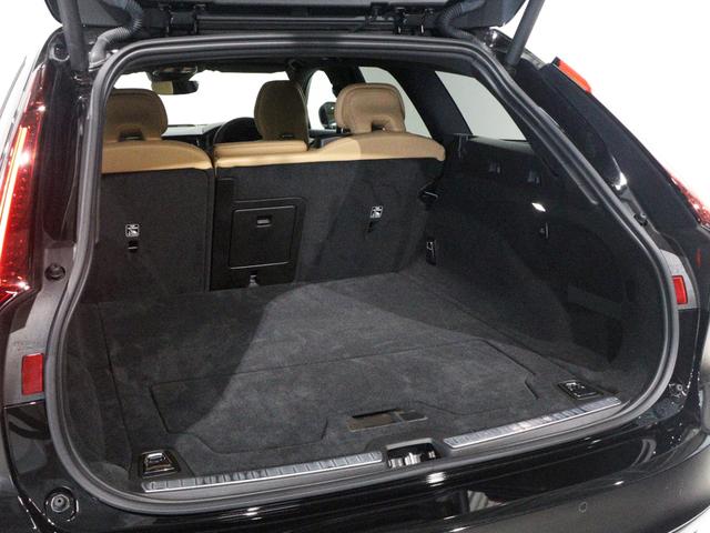 Ｖ９０ アルティメット　Ｂ５　電動パノラマサンルーフ　Ｂ＆Ｗプレミアムサウンド　エアサス　登録済未使用車　Ｇｏｏｇｌｅ搭載　４８Ｖ　１９インチＡＷ　クリスタルシフトノブ　前後シートヒーター　３６０°カメラ　パワーテールゲート（12枚目）