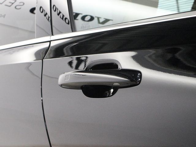 Ｖ９０ アルティメット　Ｂ５　電動パノラマサンルーフ　Ｂ＆Ｗプレミアムサウンド　エアサス　登録済未使用車　Ｇｏｏｇｌｅ搭載　４８Ｖ　１９インチＡＷ　クリスタルシフトノブ　前後シートヒーター　３６０°カメラ　パワーテールゲート（27枚目）