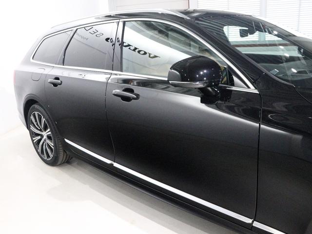 Ｖ９０ アルティメット　Ｂ５　電動パノラマサンルーフ　Ｂ＆Ｗプレミアムサウンド　エアサス　登録済未使用車　Ｇｏｏｇｌｅ搭載　４８Ｖ　１９インチＡＷ　クリスタルシフトノブ　前後シートヒーター　３６０°カメラ　パワーテールゲート（28枚目）