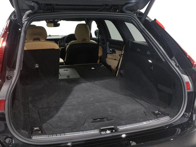 Ｖ９０ アルティメット　Ｂ５　電動パノラマサンルーフ　Ｂ＆Ｗプレミアムサウンド　エアサス　登録済未使用車　Ｇｏｏｇｌｅ搭載　４８Ｖ　１９インチＡＷ　クリスタルシフトノブ　前後シートヒーター　３６０°カメラ　パワーテールゲート（31枚目）