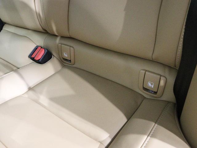 Ｖ９０ アルティメット　Ｂ５　電動パノラマサンルーフ　Ｂ＆Ｗプレミアムサウンド　エアサス　登録済未使用車　Ｇｏｏｇｌｅ搭載　４８Ｖ　１９インチＡＷ　クリスタルシフトノブ　前後シートヒーター　３６０°カメラ　パワーテールゲート（40枚目）