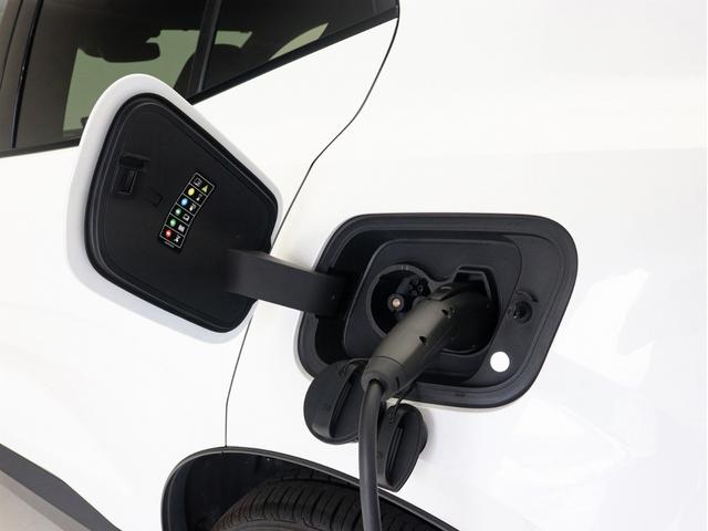 ＥＸ３０ ウルトラシングルモーター　エクステンデッドレンジ　電気自動車　パノラマガラスルーフ　Ｇｏｏｇｌｅ搭載　ｈａｒｍａｎ／ｋａｒｄｏｎサウンドバー　１９インチＡＷ　シートヒーター　ステアリングホイールヒーター　パワーテールゲート　空気清浄機能　３６０カメラ（8枚目）