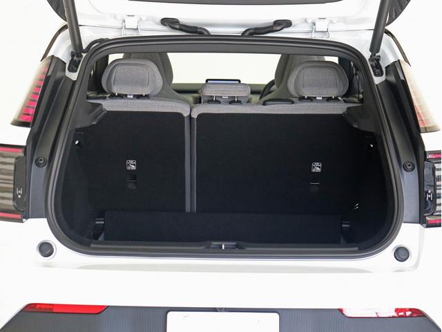 ＥＸ３０ ウルトラシングルモーター　エクステンデッドレンジ　電気自動車　パノラマガラスルーフ　Ｇｏｏｇｌｅ搭載　ｈａｒｍａｎ／ｋａｒｄｏｎサウンドバー　１９インチＡＷ　シートヒーター　ステアリングホイールヒーター　パワーテールゲート　空気清浄機能　３６０カメラ（13枚目）