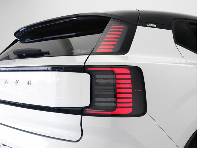 ＥＸ３０ ウルトラシングルモーター　エクステンデッドレンジ　電気自動車　パノラマガラスルーフ　Ｇｏｏｇｌｅ搭載　ｈａｒｍａｎ／ｋａｒｄｏｎサウンドバー　１９インチＡＷ　シートヒーター　ステアリングホイールヒーター　パワーテールゲート　空気清浄機能　３６０カメラ（31枚目）