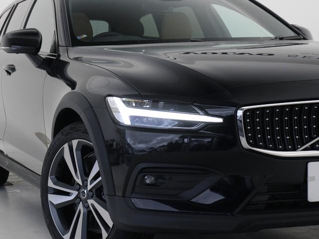 V60 クロスカントリー アルティメット B5 AWD サンルーフ Google搭載 ドラレコ 48V 19インチダイヤモンドカットAW 前後シートヒーター シートエアコン ステアリングホイールヒーター ワイヤレススマホチャージ リニアライムウッドパネル(24枚目)