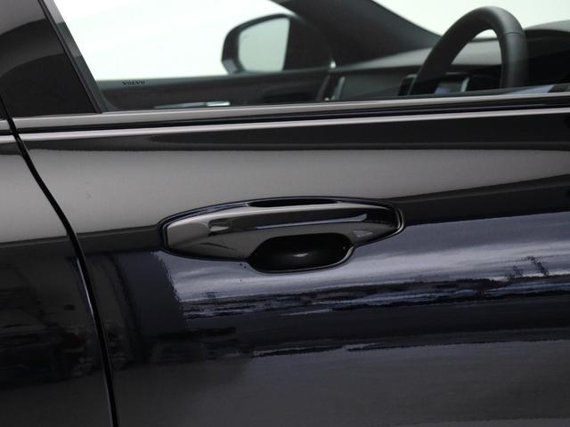 V60 クロスカントリー アルティメット B5 AWD サンルーフ Google搭載 ドラレコ 48V 19インチダイヤモンドカットAW 前後シートヒーター シートエアコン ステアリングホイールヒーター ワイヤレススマホチャージ リニアライムウッドパネル(26枚目)