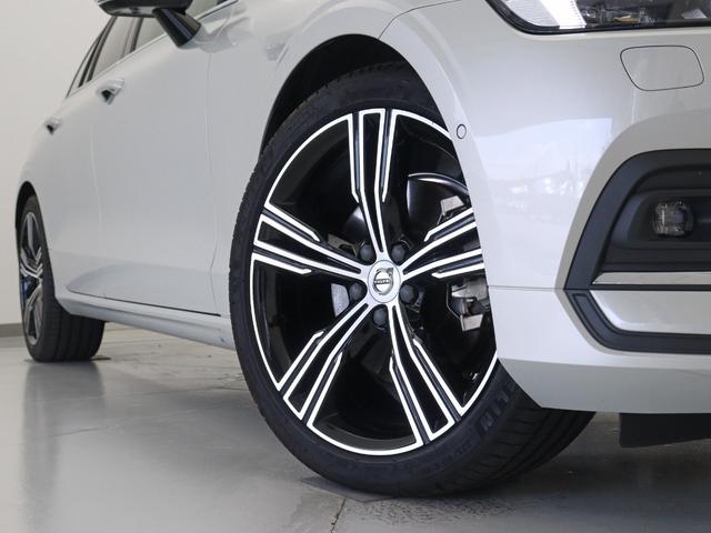 Ｖ６０ Ｂ５　インスクリプション　Ｂ５エンジン　サンルーフ　クライメートＰＫＧ　ドラレコ　４８Ｖ　１９インチＡＷ　白革　前後シートヒーター　ベンチレーション機能　リラクゼーション機能　ｈａｒｍａｎ／ｋａｒｄｏｎ　ドリフトウッドパネル（8枚目）
