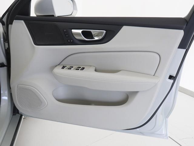 Ｖ６０ Ｂ５　インスクリプション　Ｂ５エンジン　サンルーフ　クライメートＰＫＧ　ドラレコ　４８Ｖ　１９インチＡＷ　白革　前後シートヒーター　ベンチレーション機能　リラクゼーション機能　ｈａｒｍａｎ／ｋａｒｄｏｎ　ドリフトウッドパネル（40枚目）
