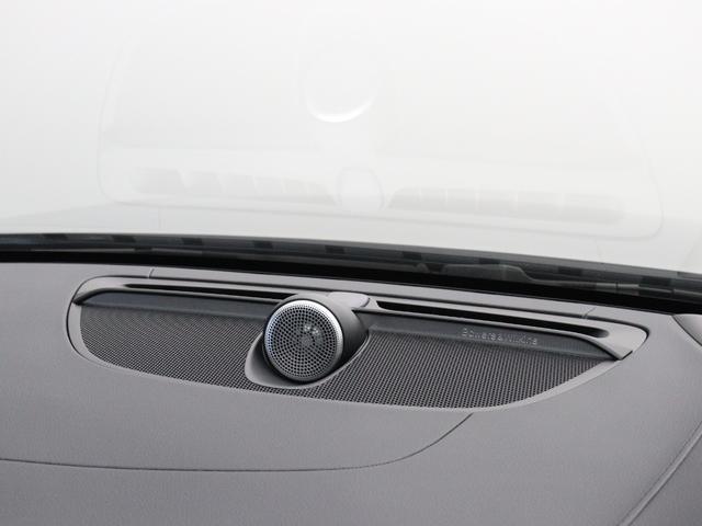 Ｖ６０ アルティメット　Ｂ４　サンルーフ　Ｂ＆Ｗ　Ｇｏｏｇｌｅ　４８Ｖ　クリスタルシフトノブ　ドリフトウッドパネル　ベンチレーション機能　リラクゼーション機能　前後シートヒーター　ステアリングホイールヒーター　１８インチＡＷ（6枚目）