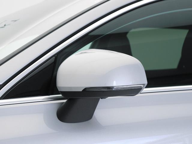 Ｖ６０ アルティメット　Ｂ４　サンルーフ　Ｂ＆Ｗ　Ｇｏｏｇｌｅ　４８Ｖ　クリスタルシフトノブ　ドリフトウッドパネル　ベンチレーション機能　リラクゼーション機能　前後シートヒーター　ステアリングホイールヒーター　１８インチＡＷ（26枚目）