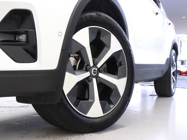 ＸＣ４０ アルティメット　Ｂ４　ＡＷＤ　電動パノラマサンルーフ　Ｇｏｏｇｌｅ搭載　前後純正ドラレコ　４８Ｖ　ｈａｒｍａｎ／ｋａｒｄｏｎ　前後シートヒーター　ステアリングホイールヒーター　１９ＡＷ　クリスタルシフトノブ　ドリフトウッドパネル（8枚目）