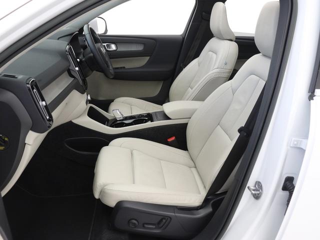 ＸＣ４０ アルティメット　Ｂ４　ＡＷＤ　電動パノラマサンルーフ　Ｇｏｏｇｌｅ搭載　前後純正ドラレコ　４８Ｖ　ｈａｒｍａｎ／ｋａｒｄｏｎ　前後シートヒーター　ステアリングホイールヒーター　１９ＡＷ　クリスタルシフトノブ　ドリフトウッドパネル（12枚目）