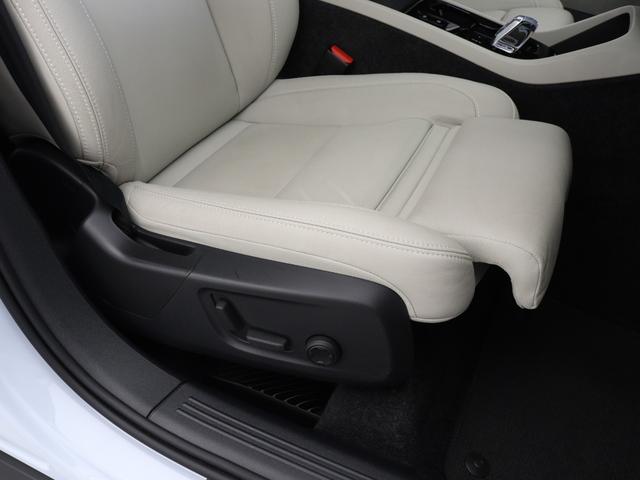 ＸＣ４０ アルティメット　Ｂ４　ＡＷＤ　ピクセルＬＥＤ　２０２４年モデル　Ｇｏｏｇｌｅ搭載　純正３６０°ドラレコ　４８Ｖ　白革　ｈａｒｍａｎ／ｋａｒｄｏｎ　前後シートヒーター　ステアリングヒーター　パワーテールゲート　クリスタルシフトノブ（36枚目）