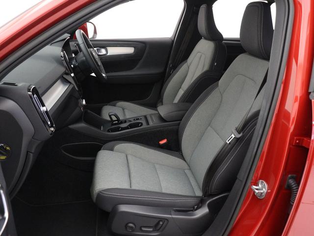 ＸＣ４０ プラス　プロ　Ｂ３　２０２３年モデル　クライメートＰＫＧ　Ｇｏｏｇｌｅ搭載　ドラレコ　４８Ｖ　前後シートヒーター　ステアリングホイールヒーター　パワーテールゲート　３６０°カメラ　ワイヤレススマホチャージ　１８インチＡＷ（11枚目）