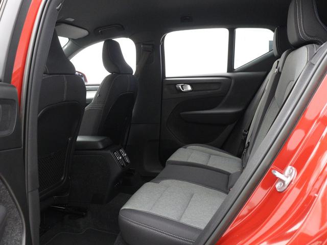 ＸＣ４０ プラス　プロ　Ｂ３　２０２３年モデル　クライメートＰＫＧ　Ｇｏｏｇｌｅ搭載　ドラレコ　４８Ｖ　前後シートヒーター　ステアリングホイールヒーター　パワーテールゲート　３６０°カメラ　ワイヤレススマホチャージ　１８インチＡＷ（12枚目）