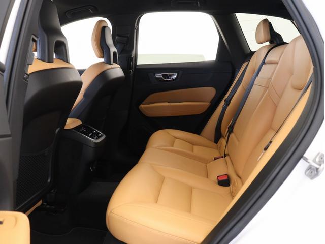 XC60 T5 AWD モーメンタム 2018年モデル ドラレコ 茶革 フロントパワーシート シートヒーター パワーテールゲート 360°カメラ 18インチAW アイアンオレアルミニウムパネル LEDヘッドライト ダークティンテッドガラス(12枚目)