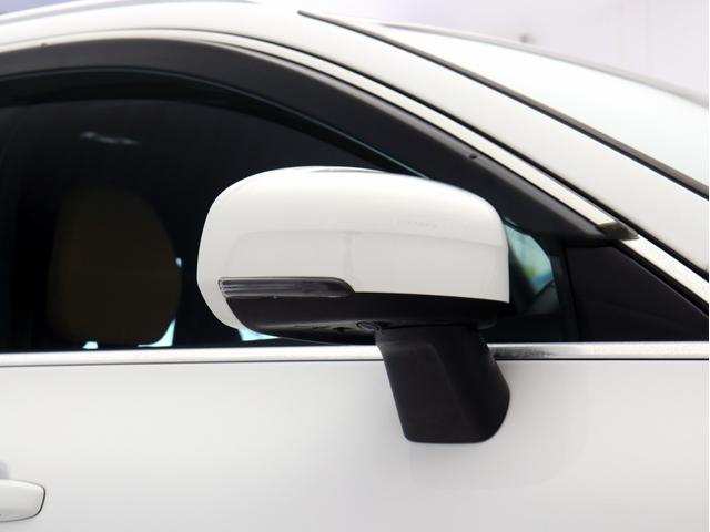 XC60 T5 AWD モーメンタム 2018年モデル ドラレコ 茶革 フロントパワーシート シートヒーター パワーテールゲート 360°カメラ 18インチAW アイアンオレアルミニウムパネル LEDヘッドライト ダークティンテッドガラス(18枚目)