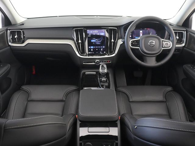 S60 リチャジアルティメットT6AWDプラグインハイブリド PHEV サンルーフ Google搭載 純正360°ドラレコ 19インチAW harman/kardon 前後シートヒーター ステアリングホイールヒーター リラクゼーション機能 クリスタルシフトノブ(4枚目)