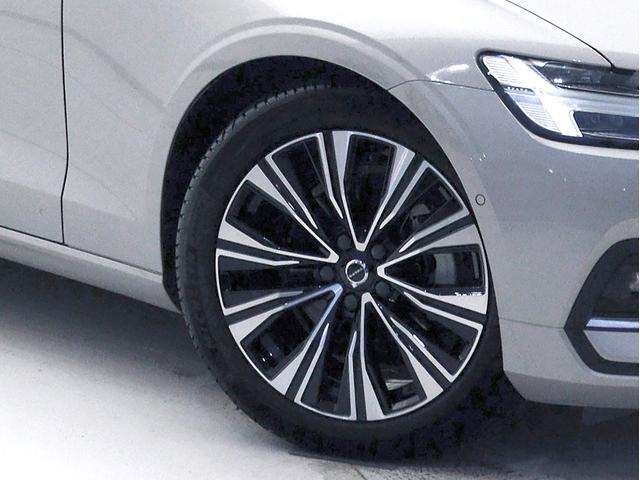 V60 アルティメット B4 Google搭載 ドラレコ 48V harman/kardon 前後シートヒーター ステアリングホイールヒーター リラクゼーション機能 ベンチレーション機能 クリスタルシフトノブ 18インチAW(7枚目)