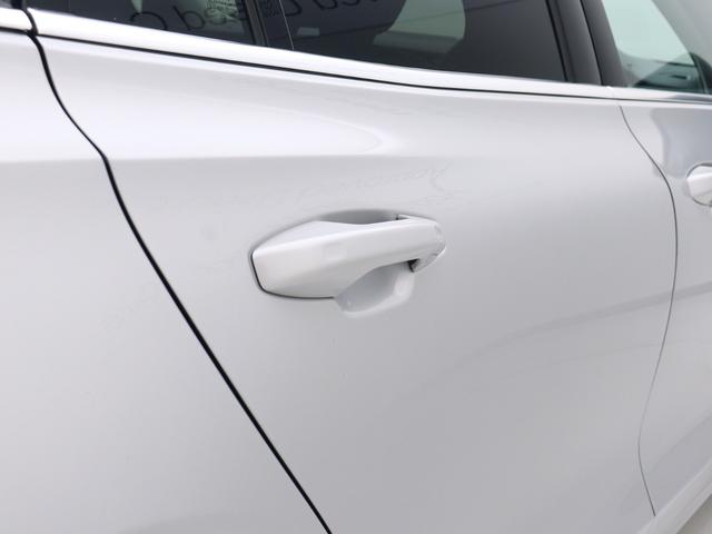 V60 アルティメット B4 Google搭載 ドラレコ 48V harman/kardon 前後シートヒーター ステアリングホイールヒーター リラクゼーション機能 ベンチレーション機能 クリスタルシフトノブ 18インチAW(26枚目)