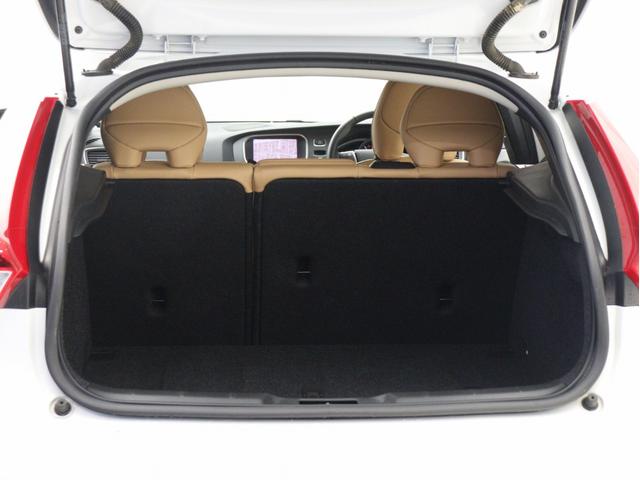 V40 T3 インスクリプション 2019年モデル 茶革 harman/kardon モダンウッドパネル シートヒーター リアビューカメラ LEDヘッドライト パドルシフト 17インチAW レーンキープ 追従クルーズコントロール(10枚目)