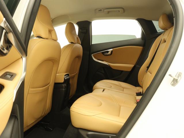 V40 T3 インスクリプション 2019年モデル 茶革 harman/kardon モダンウッドパネル シートヒーター リアビューカメラ LEDヘッドライト パドルシフト 17インチAW レーンキープ 追従クルーズコントロール(12枚目)