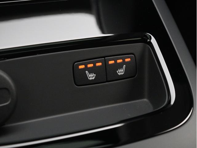 Ｖ６０ ウルトラ　Ｔ６　ＡＷＤ　プラグインハイブリッド　ＰＨＥＶ　サンルーフ　Ｇｏｏｇｌｅ搭載　ドラレコ　前後シートヒーター　ステアリングホイールヒーター　リラクゼーション機能　ベンチレーション機能　クリスタルシフトノブ　ドリフトウッドパネル　１９ＡＷ（15枚目）