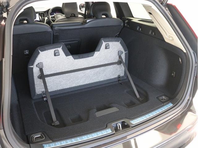 Ｖ６０ ウルトラ　Ｔ６　ＡＷＤ　プラグインハイブリッド　ＰＨＥＶ　サンルーフ　Ｇｏｏｇｌｅ搭載　ドラレコ　前後シートヒーター　ステアリングホイールヒーター　リラクゼーション機能　ベンチレーション機能　クリスタルシフトノブ　ドリフトウッドパネル　１９ＡＷ（32枚目）