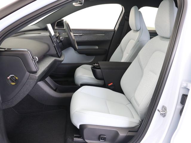 EX30 ウルトラシングルモーター エクステンデッドレンジ 電気自動車 パノラマガラスルーフ Google搭載 ドラレコ harman/kardon シートヒーター ステアリングヒーター パワーテールゲート 3Dビュー機能付360°カメラ 19インチAW(14枚目)