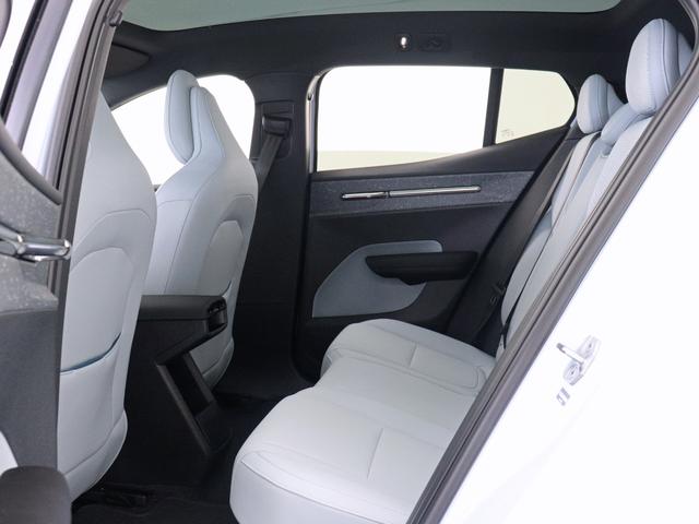 EX30 ウルトラシングルモーター エクステンデッドレンジ 電気自動車 パノラマガラスルーフ Google搭載 ドラレコ harman/kardon シートヒーター ステアリングヒーター パワーテールゲート 3Dビュー機能付360°カメラ 19インチAW(15枚目)