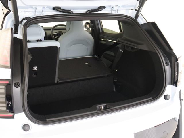 EX30 ウルトラシングルモーター エクステンデッドレンジ 電気自動車 パノラマガラスルーフ Google搭載 ドラレコ harman/kardon シートヒーター ステアリングヒーター パワーテールゲート 3Dビュー機能付360°カメラ 19インチAW(28枚目)