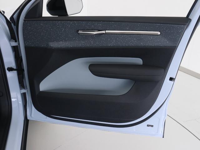 EX30 ウルトラシングルモーター エクステンデッドレンジ 電気自動車 パノラマガラスルーフ Google搭載 ドラレコ harman/kardon シートヒーター ステアリングヒーター パワーテールゲート 3Dビュー機能付360°カメラ 19インチAW(35枚目)