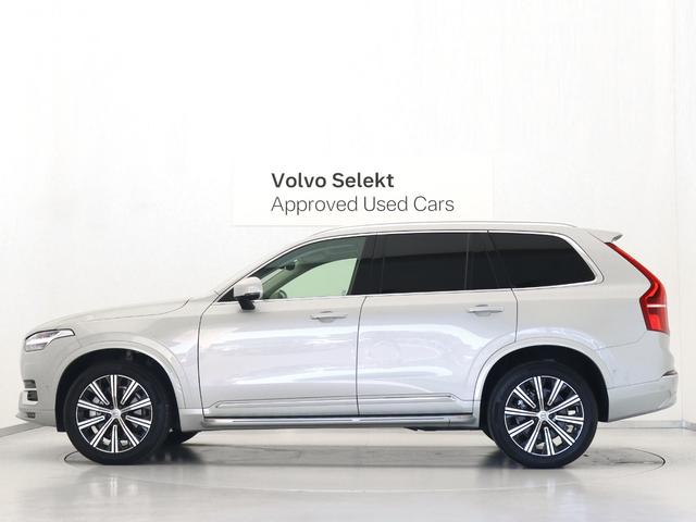 快適性や操縦性を高める電子制御式４輪エアサスペンションを採用した、ドライビングモード選択式ＦＯＵＲ−Ｃアクティブパフォーマンスシャシーを装備しています。