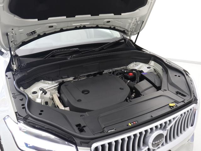 幅広い回転域で豊かなトルクを生み出すターボチャージャーに加えて、低回転域でのレスポンスに優れる電動スーパーチャージャーを搭載。全域でさらにパワフルな走りが体感できる高性能パワーユニットです。