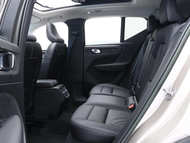 ＸＣ４０ アルティメット　Ｂ４　ＡＷＤ　サンルーフ　ピクセルＬＥＤ　Ｇｏｏｇｌｅ搭載　４８Ｖ　ｈａｒｍａｎ／ｋａｒｄｏｎ　前後シートヒーター　ステアリングホイールヒーター　パワーテールゲート　３６０°カメラ　クリスタルシフトノブ　１９ＡＷ（13枚目）