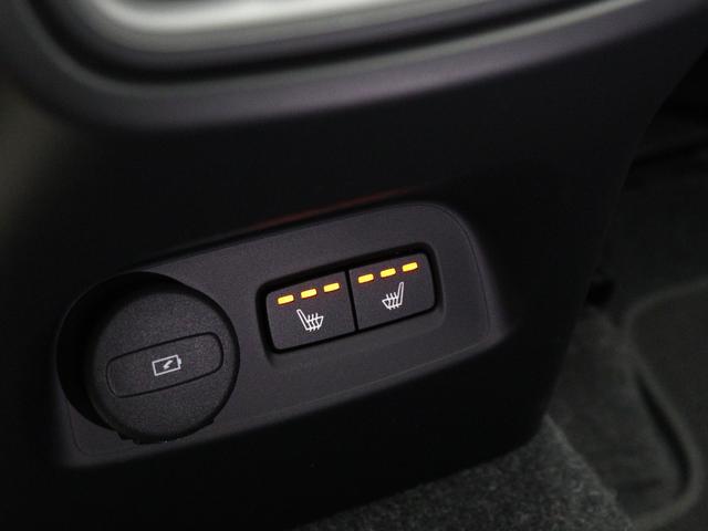 ＸＣ４０ アルティメット　Ｂ４　ＡＷＤ　サンルーフ　ピクセルＬＥＤ　Ｇｏｏｇｌｅ搭載　４８Ｖ　ｈａｒｍａｎ／ｋａｒｄｏｎ　前後シートヒーター　ステアリングホイールヒーター　パワーテールゲート　３６０°カメラ　クリスタルシフトノブ　１９ＡＷ（14枚目）