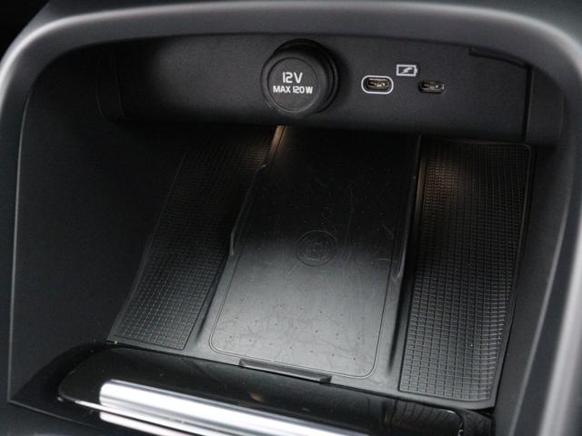 ＸＣ４０ アルティメット　Ｂ４　ＡＷＤ　サンルーフ　ピクセルＬＥＤ　Ｇｏｏｇｌｅ搭載　４８Ｖ　ｈａｒｍａｎ／ｋａｒｄｏｎ　前後シートヒーター　ステアリングホイールヒーター　パワーテールゲート　３６０°カメラ　クリスタルシフトノブ　１９ＡＷ（20枚目）