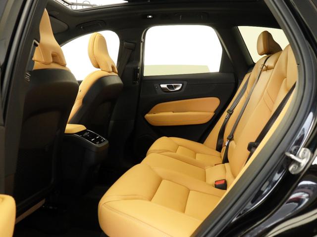 整形外科医の監修を受けて作られるボルボのシート。縦方向に長くとられた座面が膝裏をしっかりとサポートし、長距離ドライブでも疲労による姿勢のくずれ、体勢移動をおこさせることはありません。