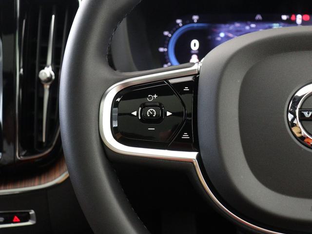 設定した速度を上限に、前方車両との車間距離を自動的に調整しながら加速、巡航、減速を交通の流れに合わせて自動で行う全車速追従機能付ＡＣＣ（アダプティブ・クルーズ・コントロール）を標準装備しています。