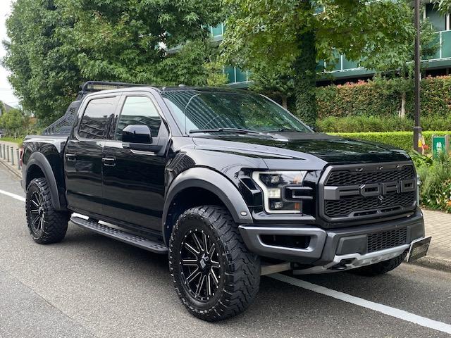 Ｆ－１５０ ラプター　自社輸入車　ＫＭＣ　ＸＤ２０インチＡＷ　ＦＯＸサス　Ｖ６　３．５Ｌ　Ｅｃｏｂｏｏｓｔ　ｔｗｉｎ－ｔｕｒｂｏ　Ｅ／Ｇ１０ＳｐｅｅｄＡ／Ｔ　ＸＤ２０インチＡＷ　オープンカントリー３５／１２．５０Ｒ２０ＦＯＸサスペンション　パノラマルーフ（6枚目）