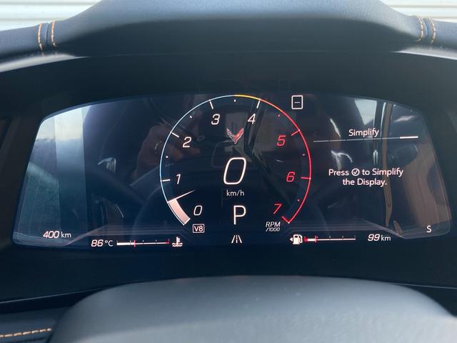 C8 2LT Z51パフォーマンスPKG フロントリフター 8速デュアルクラッチ 可変マフラー 左ハンドル Bremboアンチロックブレーキ デジタルインナーミラー ヘッドアップディスプレイ パドルシフター ソフトクローズリアハッチ ガラスエンジンフード(32枚目)