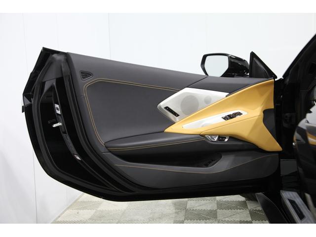 C8 2LT Z51パフォーマンスPKG フロントリフター 8速デュアルクラッチ 可変マフラー 左ハンドル Bremboアンチロックブレーキ デジタルインナーミラー ヘッドアップディスプレイ パドルシフター ソフトクローズリアハッチ ガラスエンジンフード(41枚目)