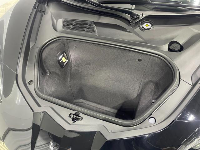 C8 2LT Z51パフォーマンスPKG フロントリフター 8速デュアルクラッチ 可変マフラー 左ハンドル Bremboアンチロックブレーキ デジタルインナーミラー ヘッドアップディスプレイ パドルシフター ソフトクローズリアハッチ ガラスエンジンフード(44枚目)