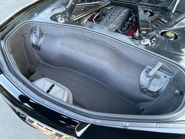 C8 2LT Z51パフォーマンスPKG フロントリフター 8速デュアルクラッチ 可変マフラー 左ハンドル Bremboアンチロックブレーキ デジタルインナーミラー ヘッドアップディスプレイ パドルシフター ソフトクローズリアハッチ ガラスエンジンフード(52枚目)