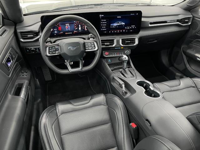 マスタング ＧＴプレミアム　２４ｙ新型モデル　Ｖ８　可変マフラー　４８６馬力　１０速ＡＴ　レカロシート　ＧＴパフォーマンスＰＫＧ　ナイトポニーＰＫＧ　Ｂ＆Ｏサウンド１２スピーカー　マグネライドダンピングシステム　ワイヤレスアップルカープレイ　ブレンボブレーキ（6枚目）