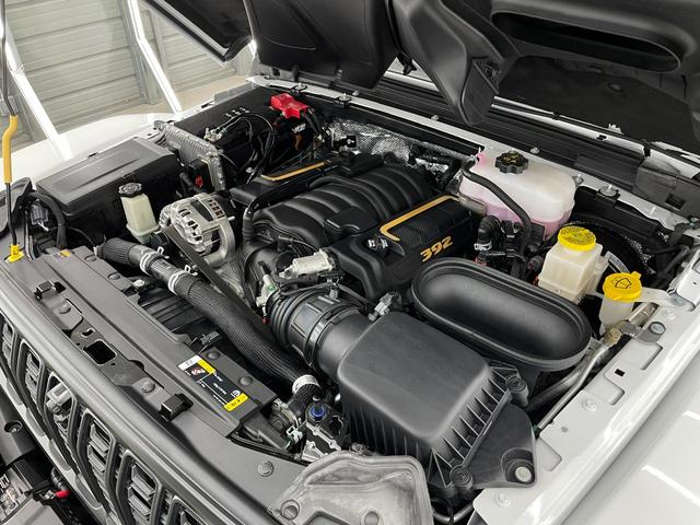 ルビコン３９２　Ｖ８　ファイナルモデル　レッドインテリア　スカイトップ　４７０馬力　可変マフラー　１２．３インチモニター　フロント１２ｗａｙパワーシート　ＷＡＲＮウインチ　ワイヤレスアップルカープレイ　ＦＯＸアルミダンパー　３．２インチリフトアップ(7枚目)