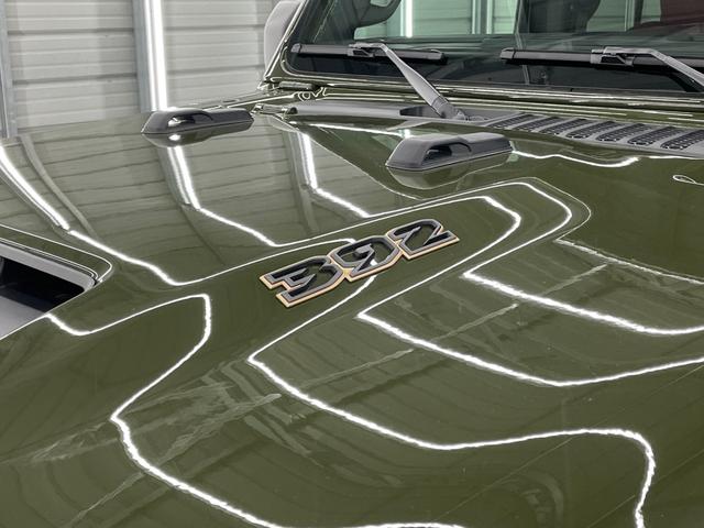 ジープ・ラングラーアンリミテッド ルビコン３９２　Ｖ８　純正可変マフラー　生産終了決定　レアカラー　全国取引実績有り　スカイトップ　１２．３インチモニター　フロント１２ｗａｙパワーシート　ワイヤレスアップルカープレイ　ビルシュタインアルミダンパー　３．５インチリフトアップ（24枚目）