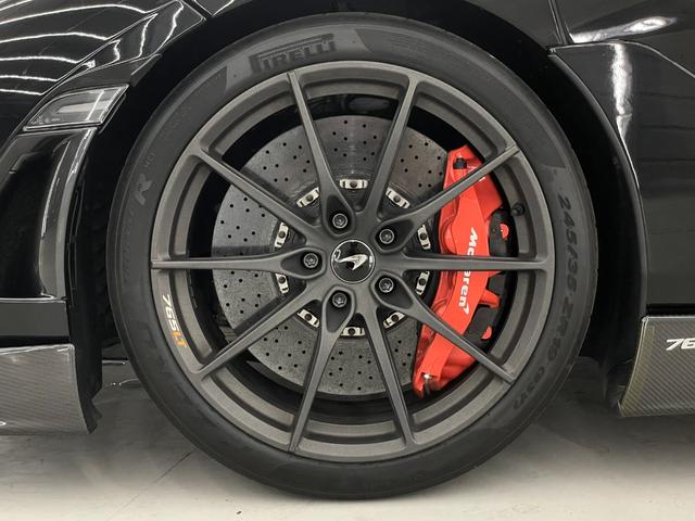 ７６５ＬＴ 左Ｈ　世界限定７６５台　正規Ｄ車　フロントリフター　ＯＰスペシャルペイント　Ｂｏｗｅｒｓ＆Ｗｉｌｋｉｎｓ１２スピーカーブランデッドオーディオ　エクステリアカーボンパック２　フルアルカンターラ＆カーボンインテリア　カーボンレーシングシート（12枚目）