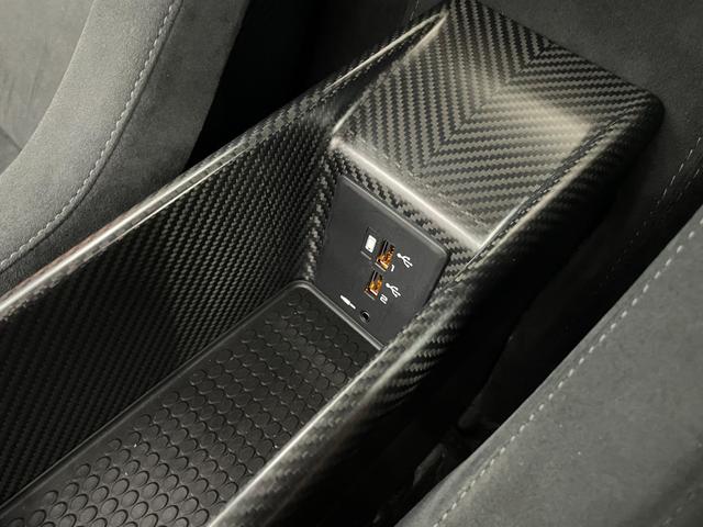 ７６５ＬＴ 左Ｈ　世界限定７６５台　正規Ｄ車　フロントリフター　ＯＰスペシャルペイント　Ｂｏｗｅｒｓ＆Ｗｉｌｋｉｎｓ１２スピーカーブランデッドオーディオ　エクステリアカーボンパック２　フルアルカンターラ＆カーボンインテリア　カーボンレーシングシート（20枚目）