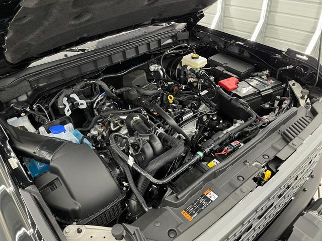 ブロンコ エバーグレーズ　スライド式チェアボード　シュノーケルキット　１２インチモニター　ビルシュタインショック　３５インチタイヤ　レザーシート　アップルカープレイ　１７インチダークカーボングレーペイントＡＷ　ミッドＰＫＧ　ハイフェンダー　シートヒーター　ロックレール（15枚目）
